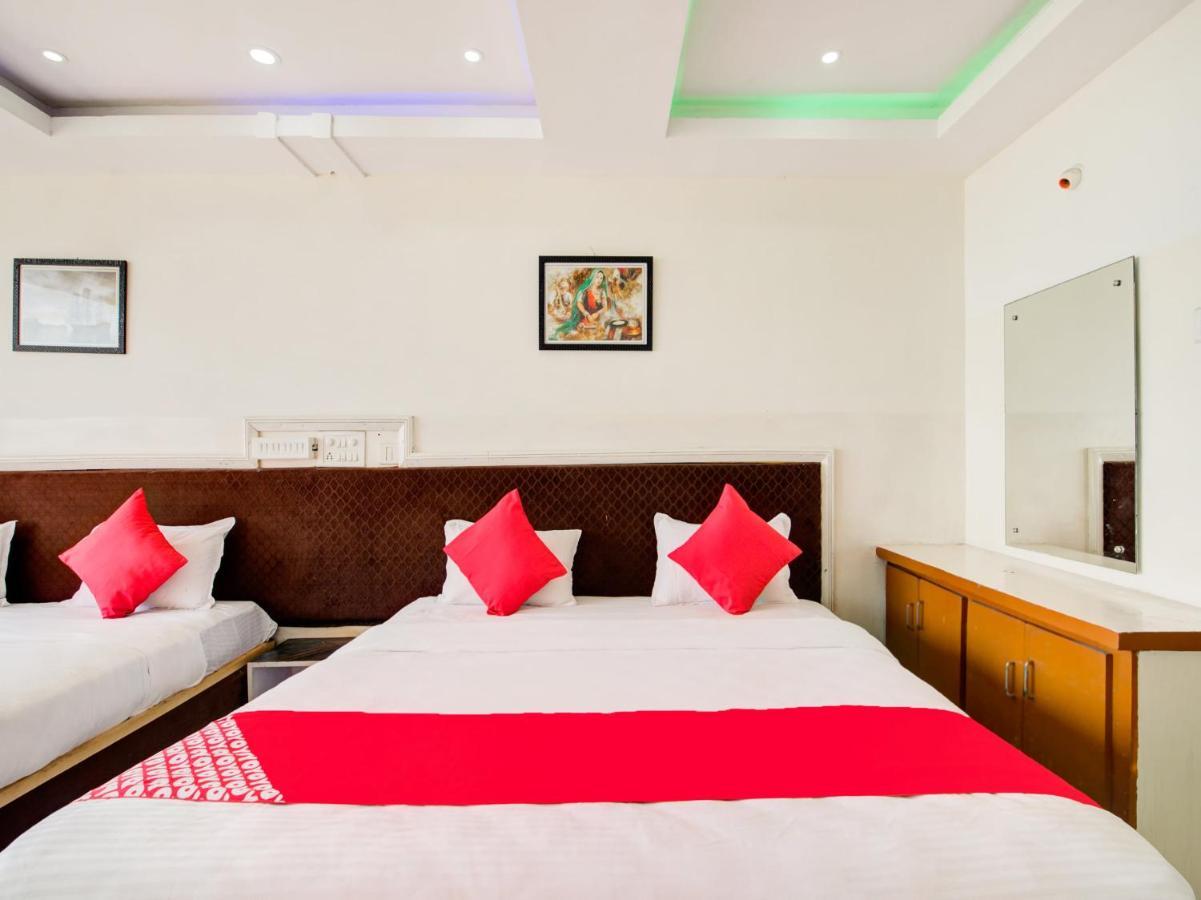 Oyo 69511 Hotel Sea E Pearl Visakhapatnam Buitenkant foto